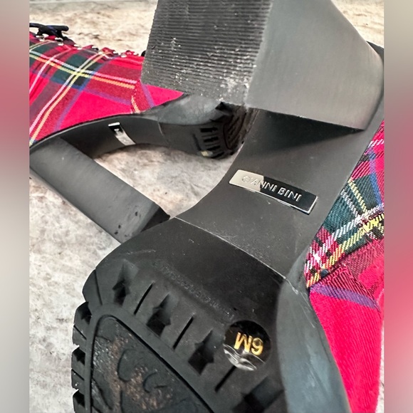 Gianni Bini Ambelynn Plaid Heeled Hiker Lug Sole Combat Booties Size 6 - Picture 12 of 12